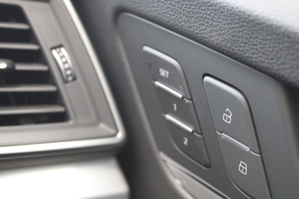 2024 Audi Q5 40 TDI Sport FY