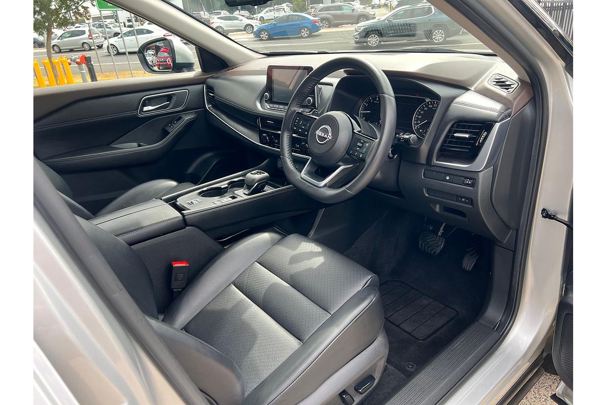 2024 Nissan X-TRAIL ST-L T33