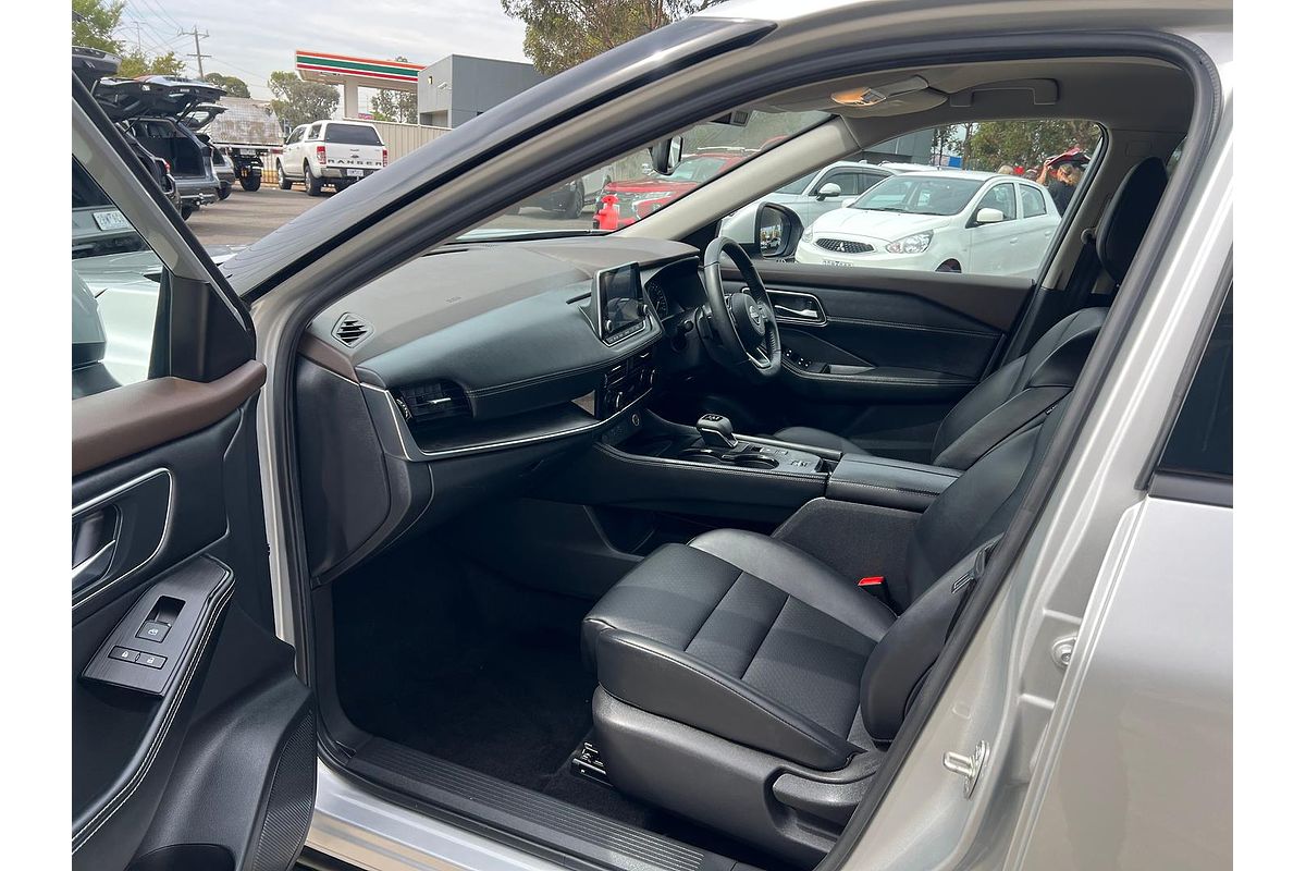 2024 Nissan X-TRAIL ST-L T33