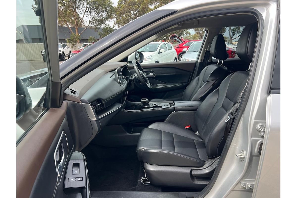 2024 Nissan X-TRAIL ST-L T33