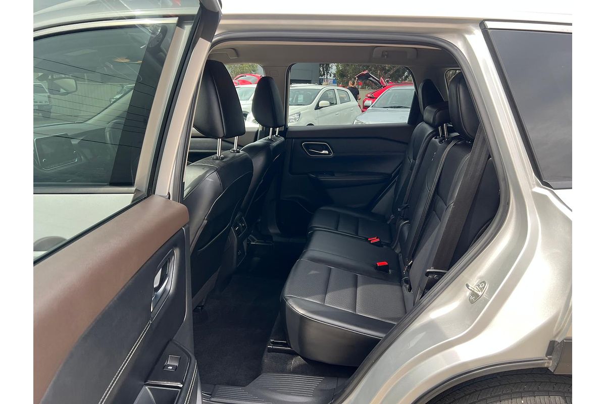 2024 Nissan X-TRAIL ST-L T33