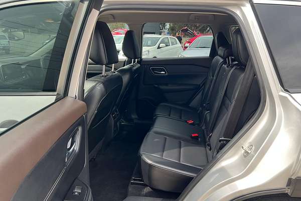 2024 Nissan X-TRAIL ST-L T33