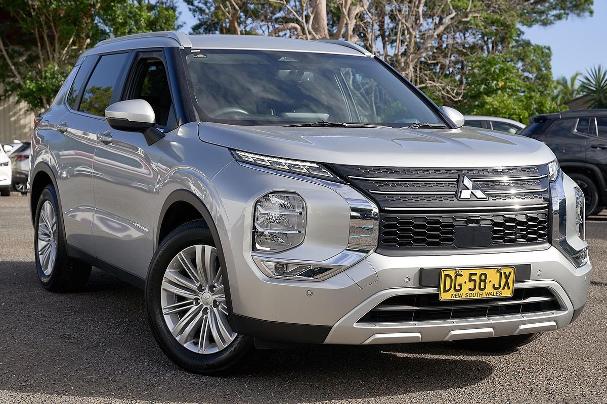 2023 Mitsubishi Outlander LS ZM