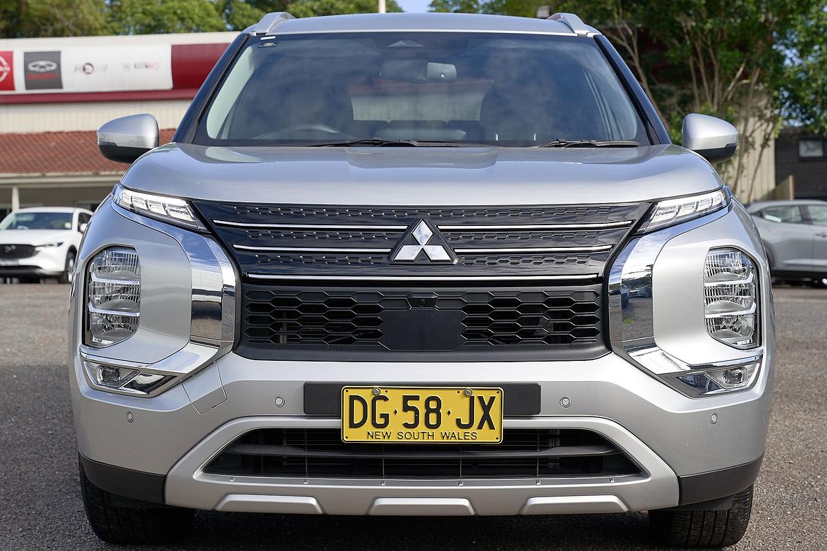 2023 Mitsubishi Outlander LS ZM