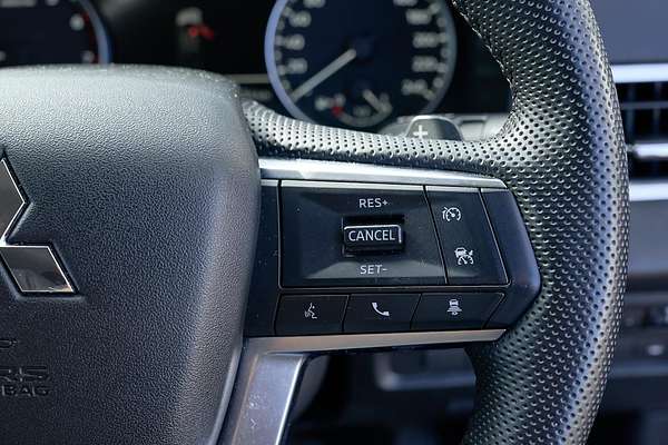 2023 Mitsubishi Outlander LS ZM