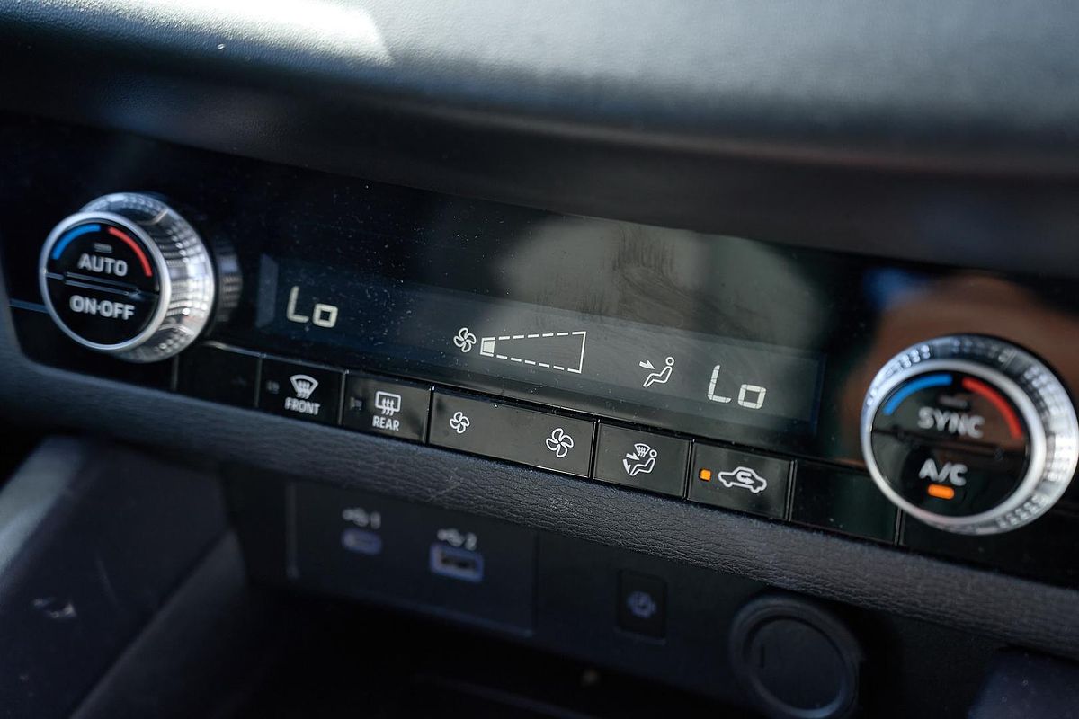 2023 Mitsubishi Outlander LS ZM