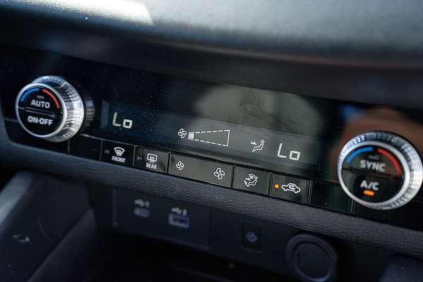 2023 Mitsubishi Outlander LS ZM