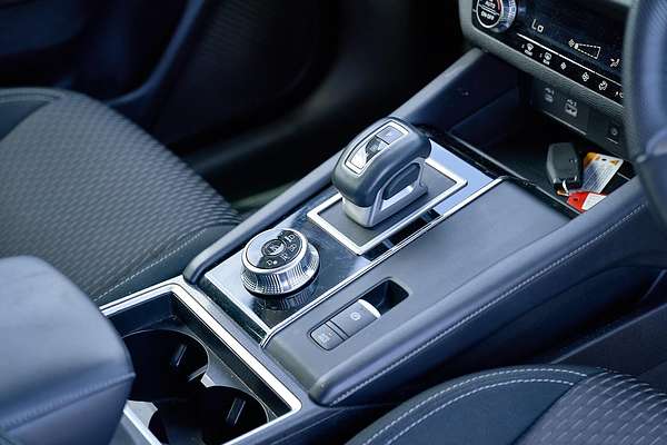 2023 Mitsubishi Outlander LS ZM