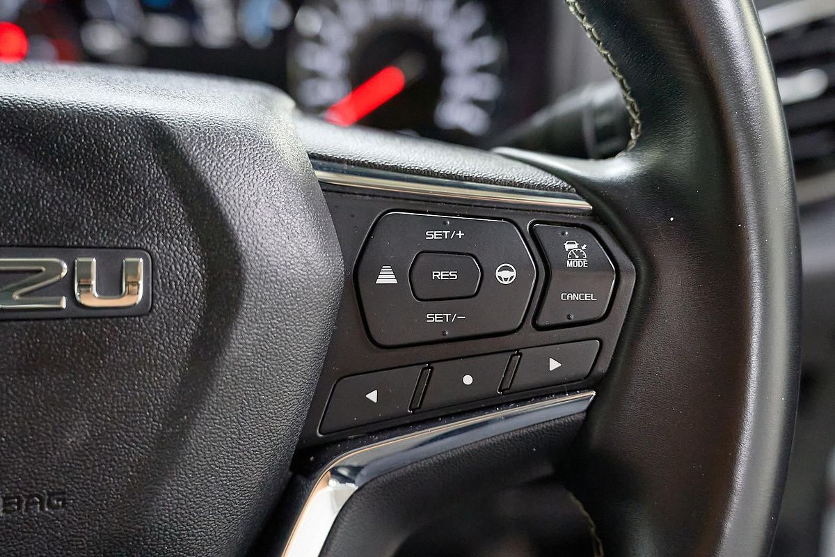2023 Isuzu MU-X LS-T