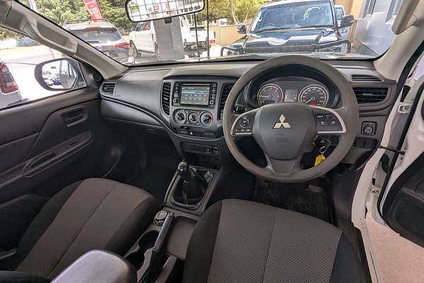 2019 Mitsubishi Triton GLX MR 4X4
