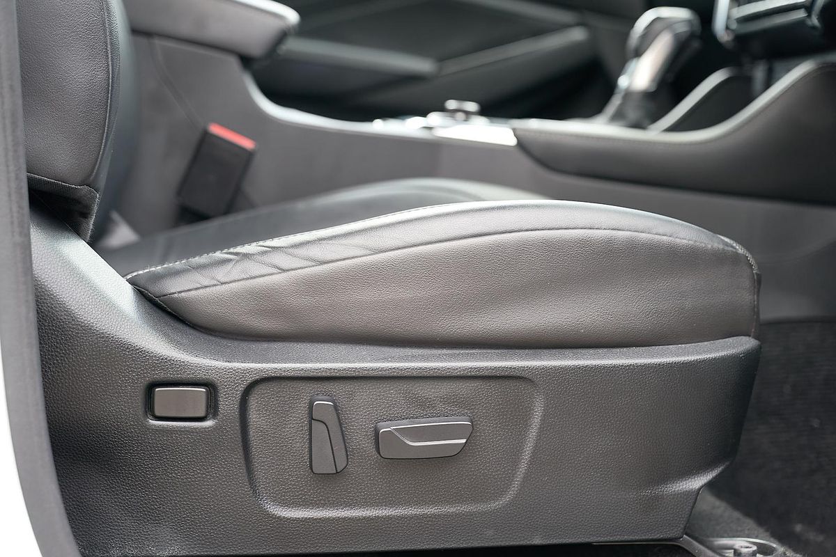 2023 Isuzu MU-X LS-T