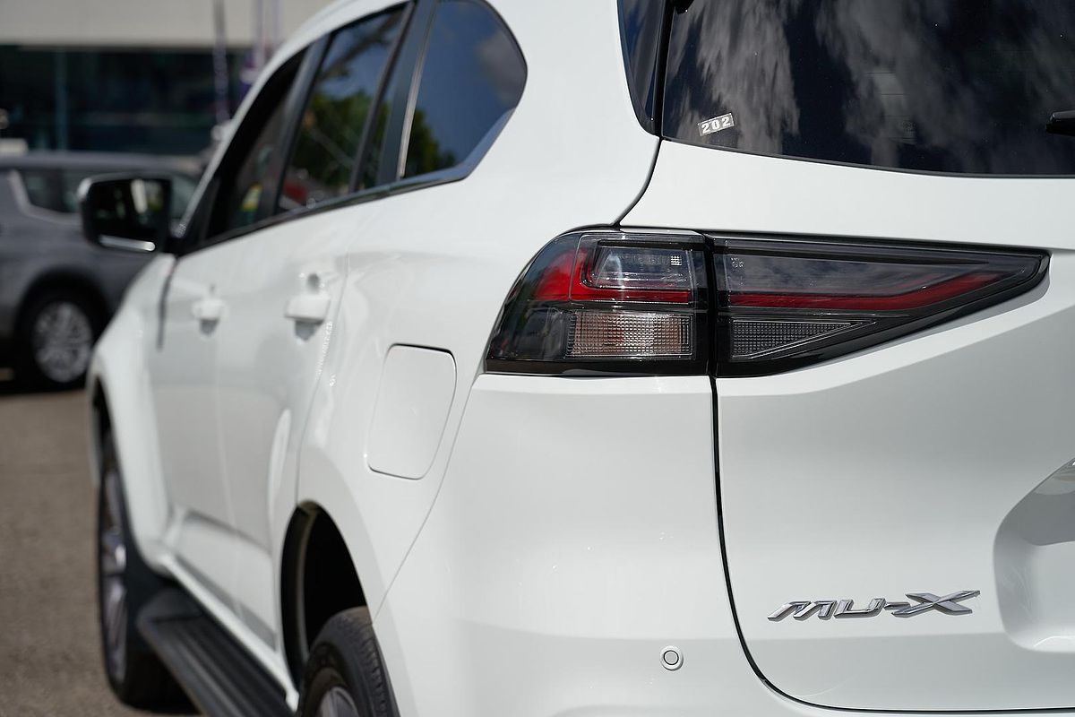 2023 Isuzu MU-X LS-T