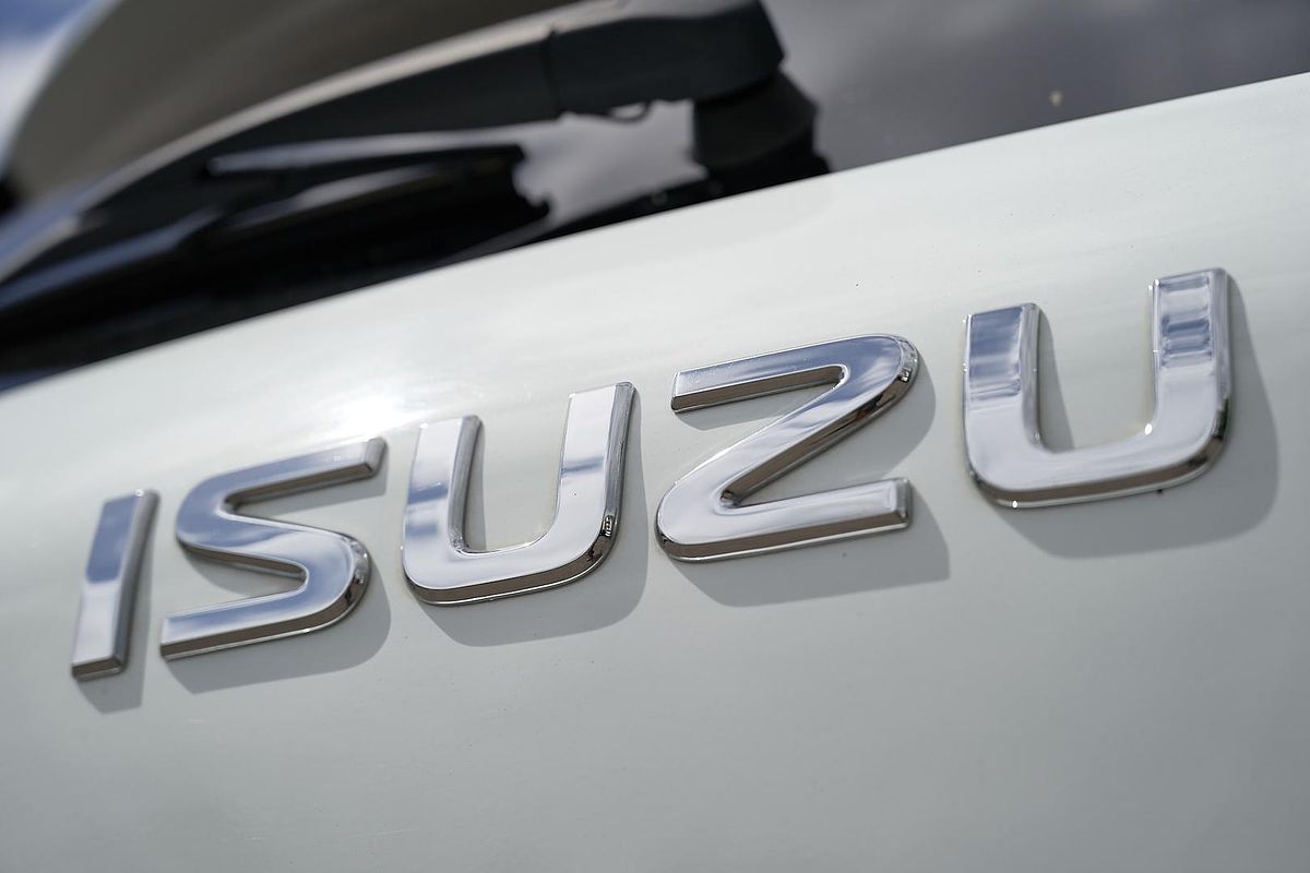 2023 Isuzu MU-X LS-T