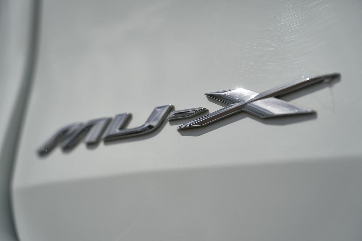 2023 Isuzu MU-X LS-T