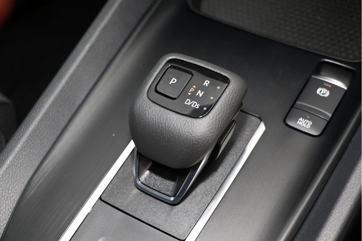 2025 Nissan QASHQAI ST J12
