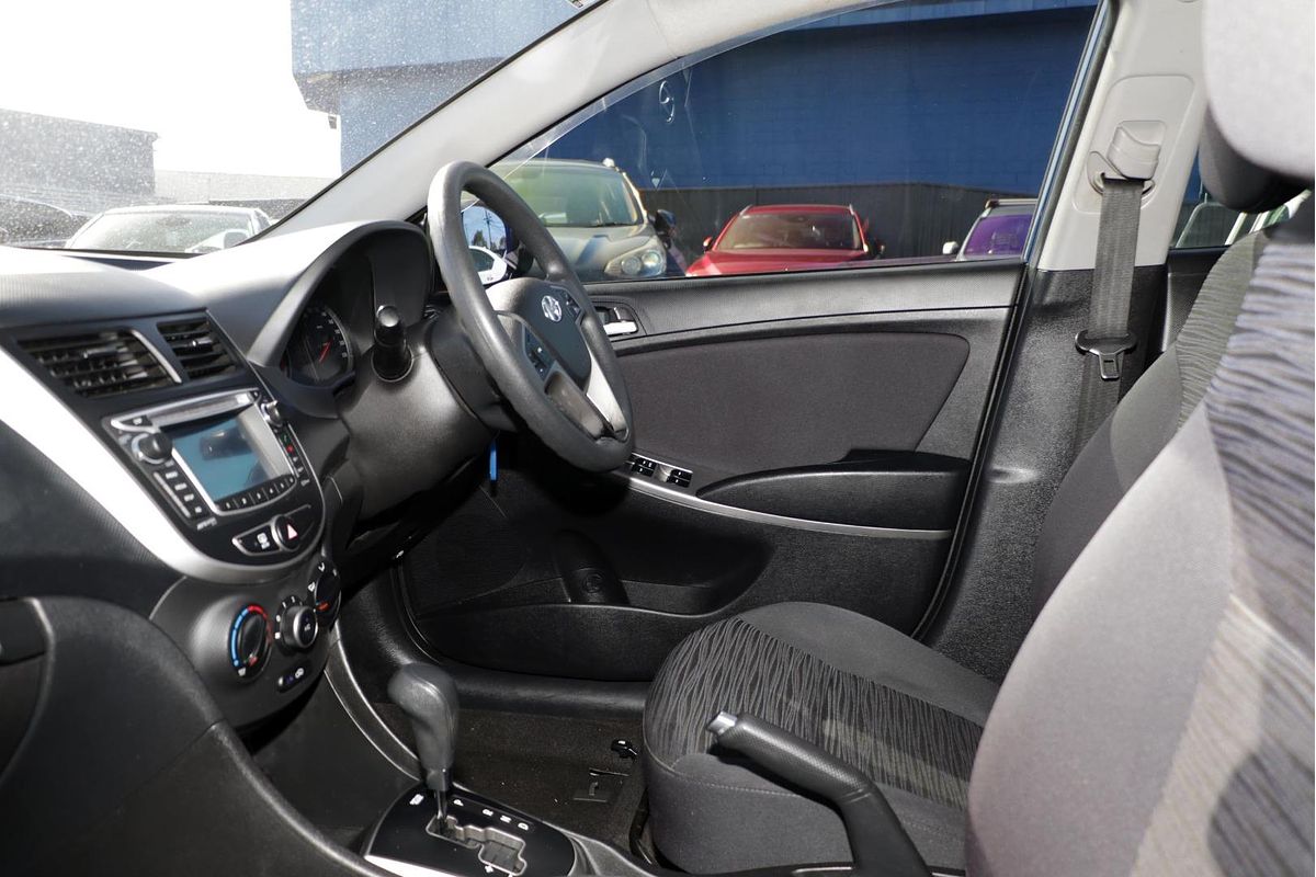 2015 Hyundai Accent Active RB3