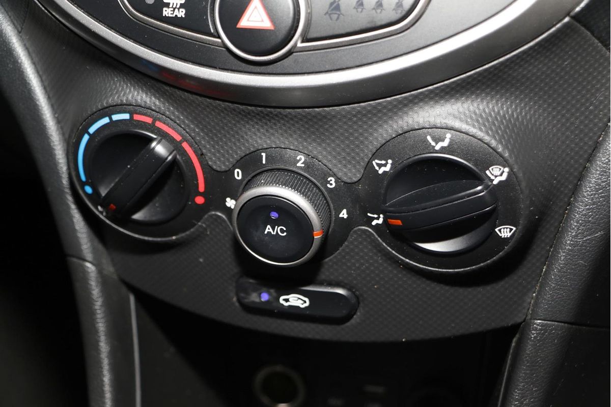 2015 Hyundai Accent Active RB3
