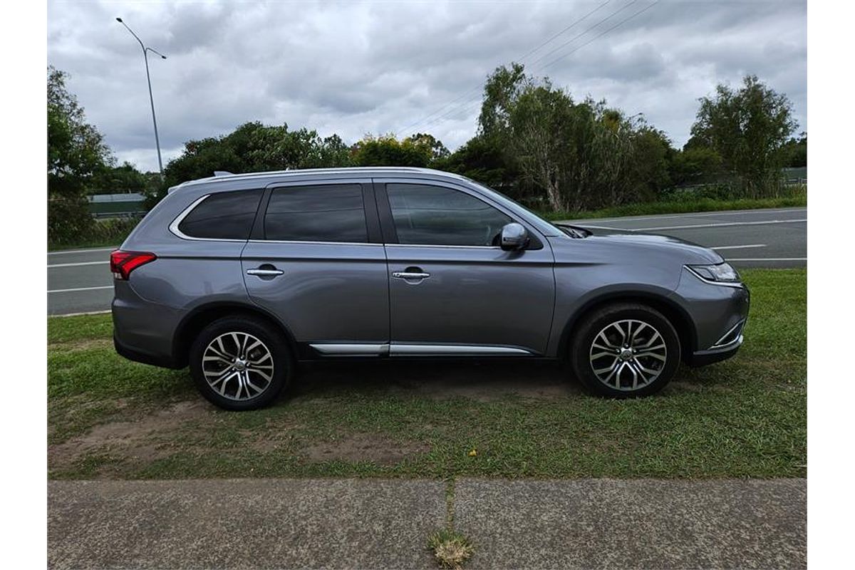 2017 Mitsubishi Outlander Exceed ZK