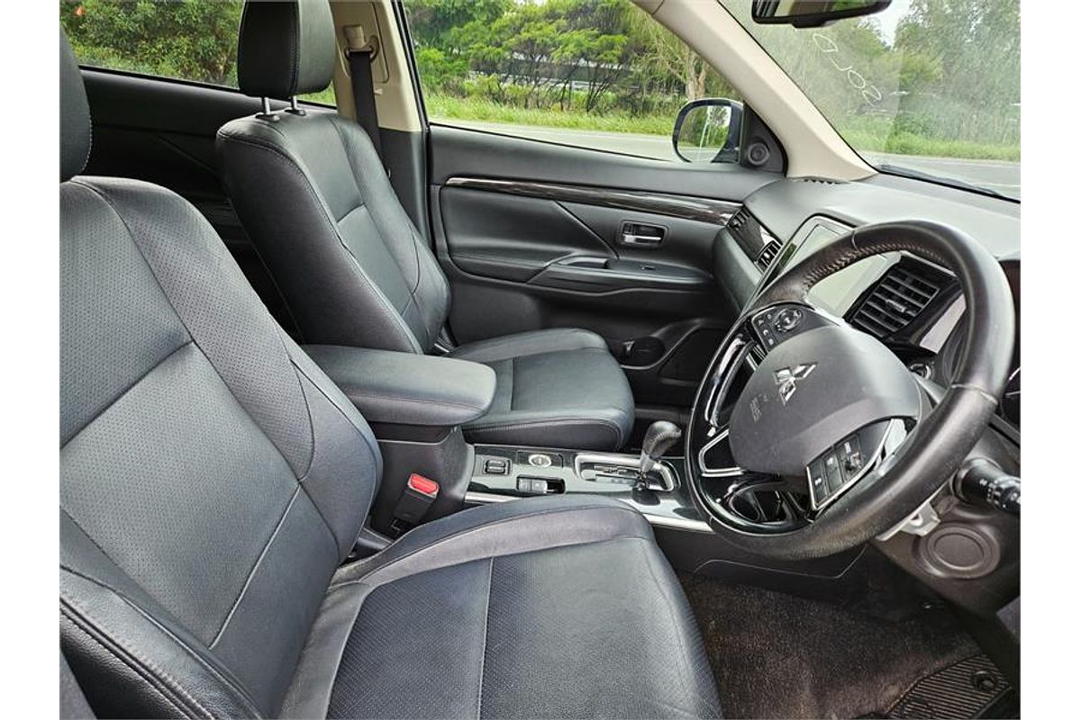 2017 Mitsubishi Outlander Exceed ZK
