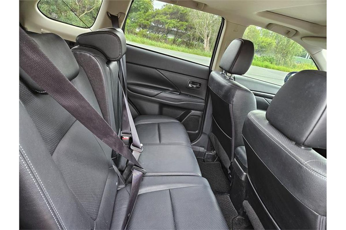 2017 Mitsubishi Outlander Exceed ZK