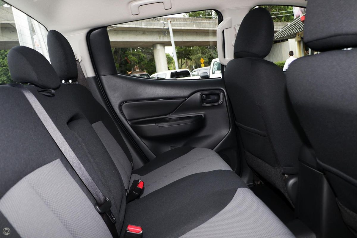 2023 Mitsubishi Triton GLX MR 4X4