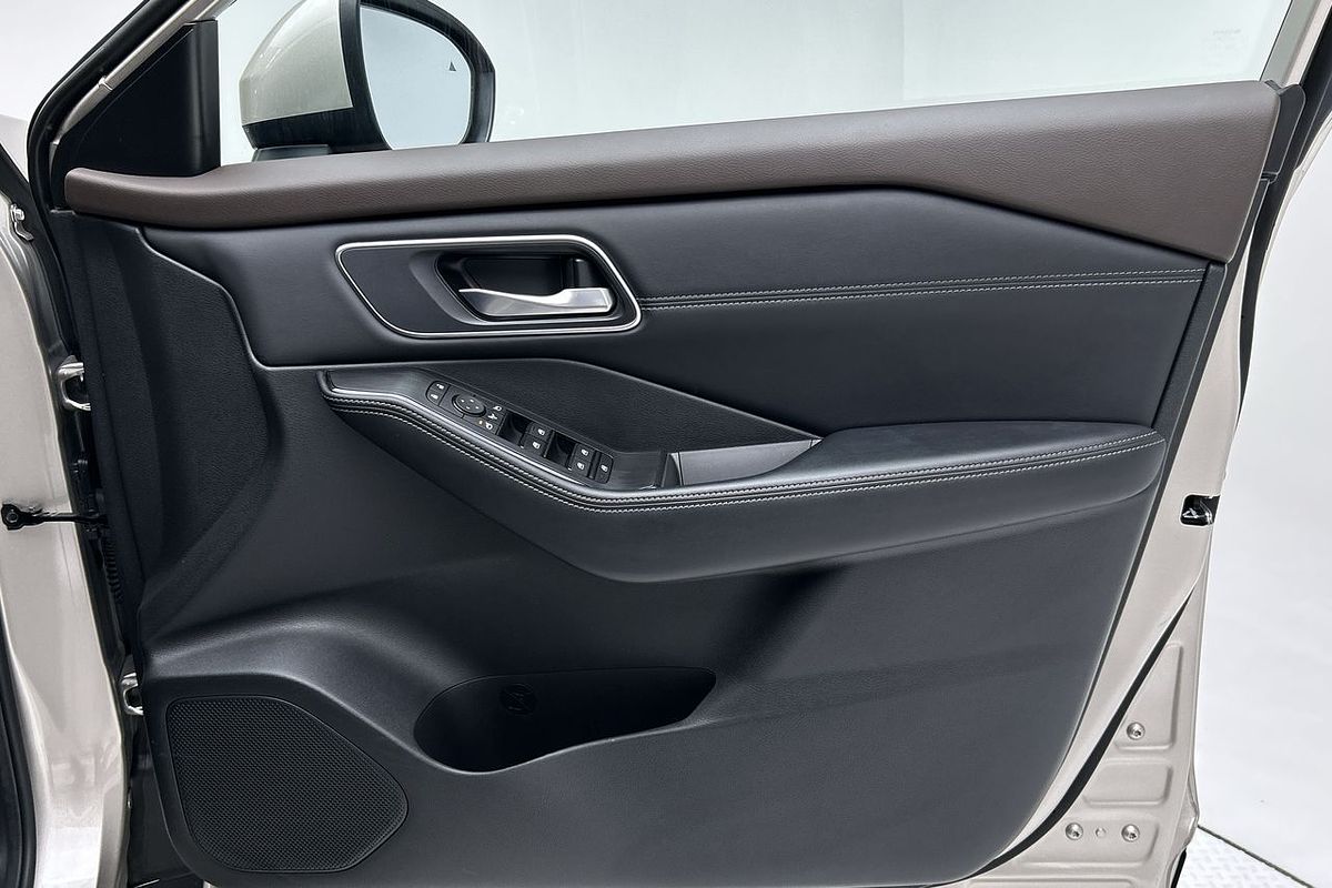 2023 Nissan X-TRAIL ST-L T33