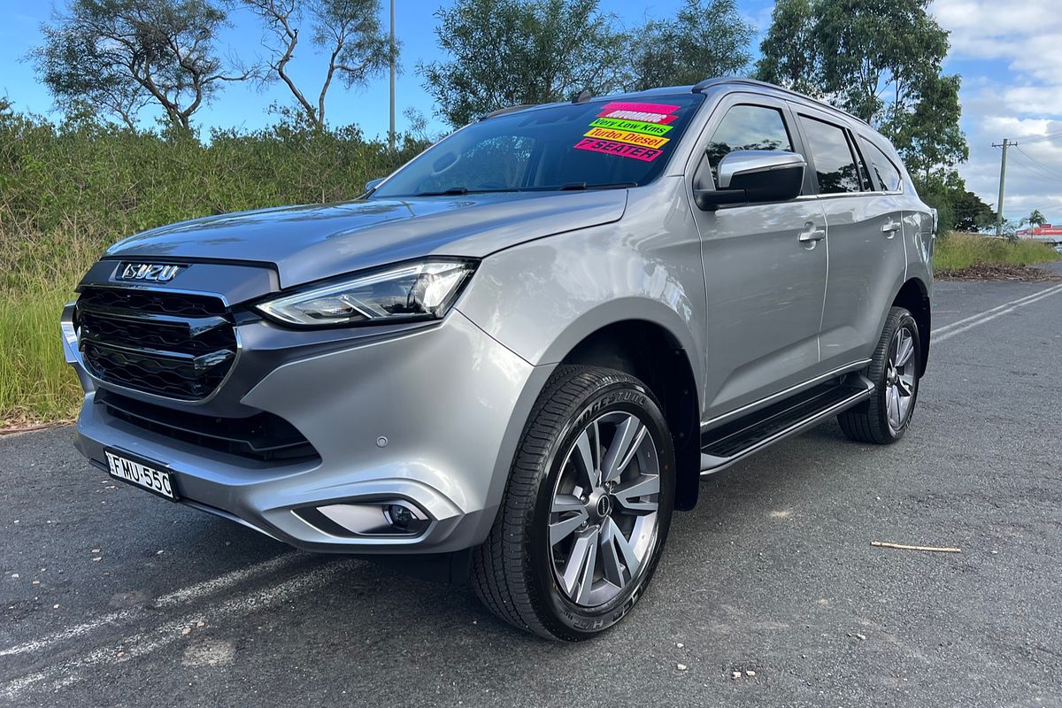 2022 Isuzu MU-X LS-T