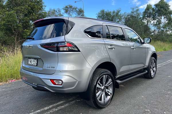 2022 Isuzu MU-X LS-T
