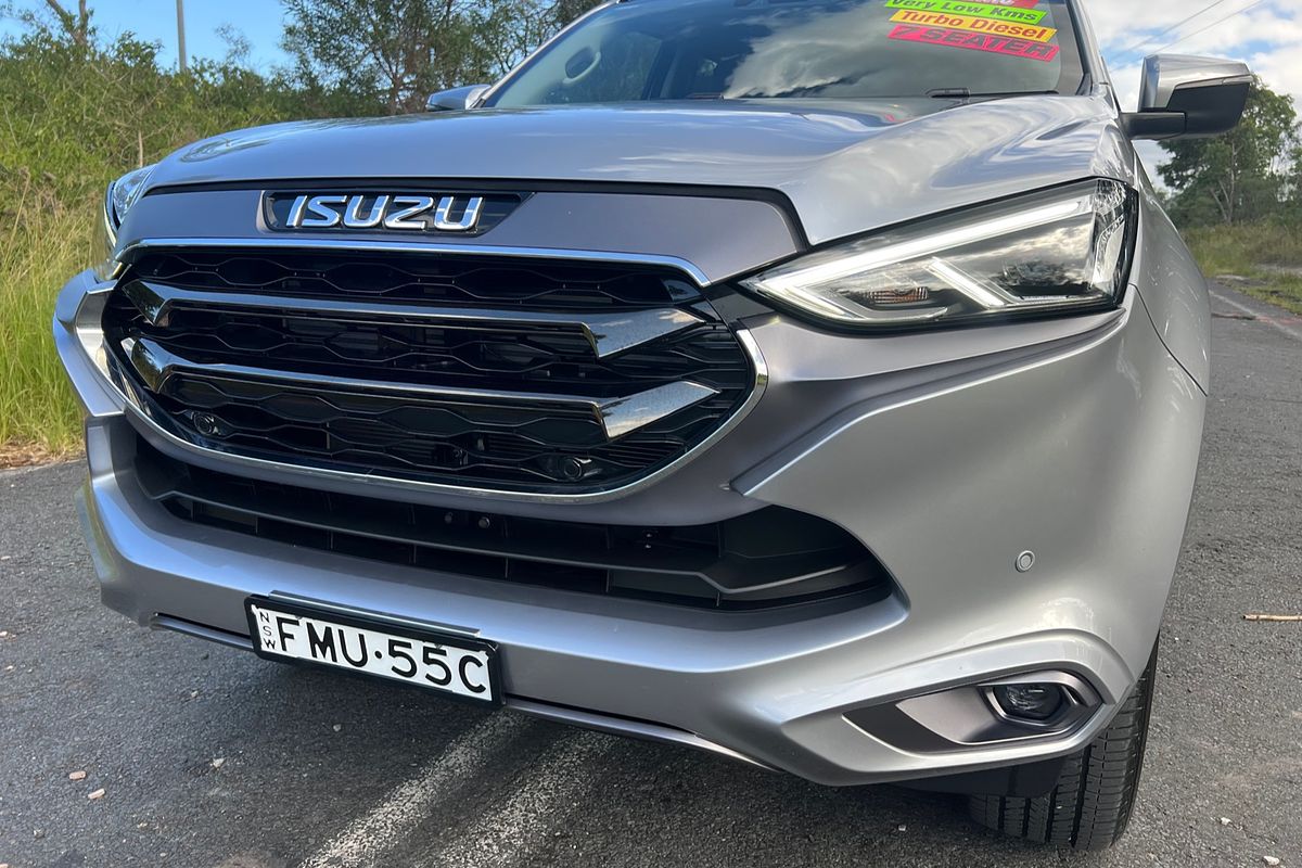 2022 Isuzu MU-X LS-T