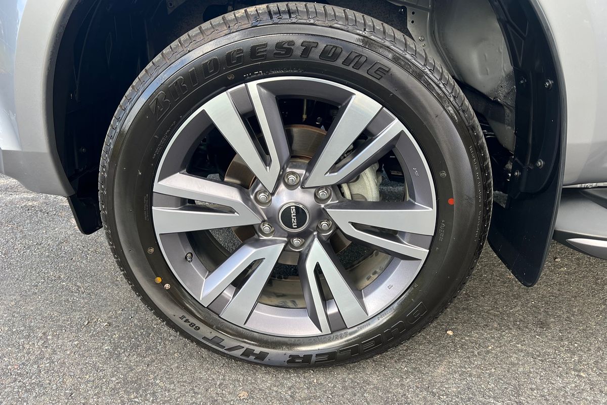 2022 Isuzu MU-X LS-T