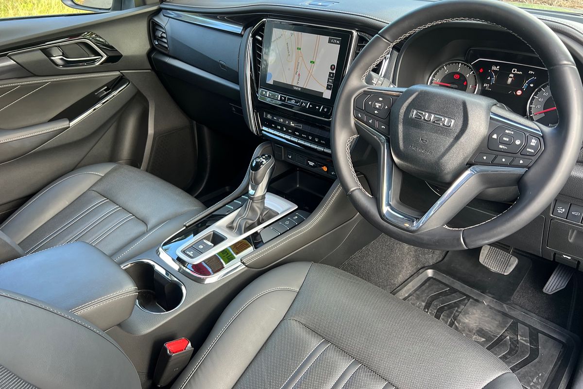 2022 Isuzu MU-X LS-T