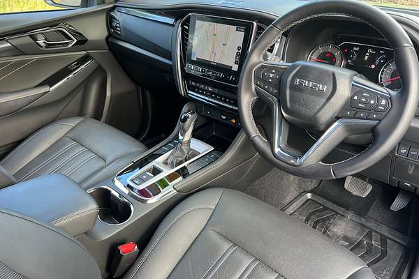 2022 Isuzu MU-X LS-T