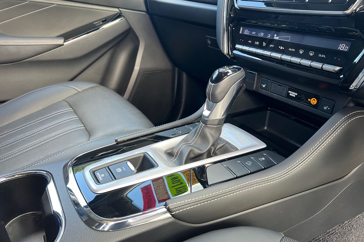 2022 Isuzu MU-X LS-T