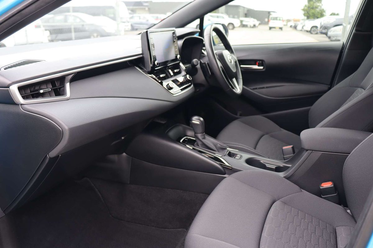2021 Toyota Corolla SX MZEA12R
