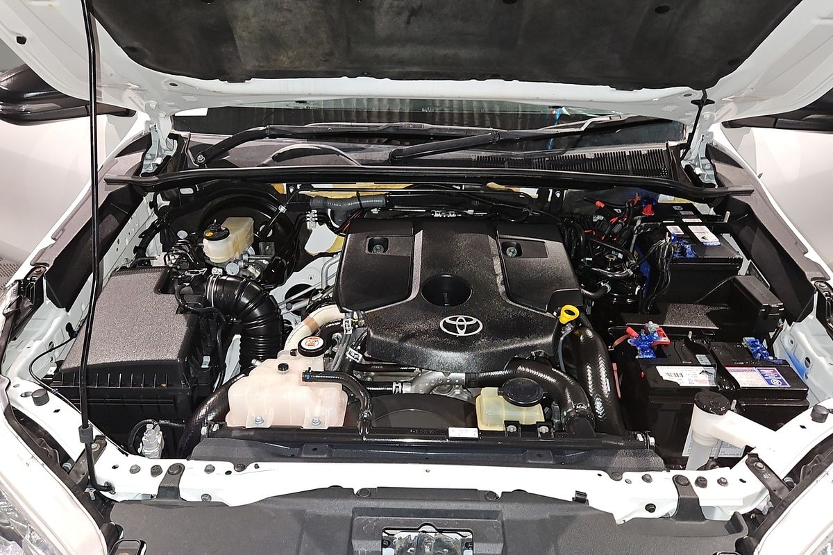 2017 Toyota Hilux SR GUN126R 4X4