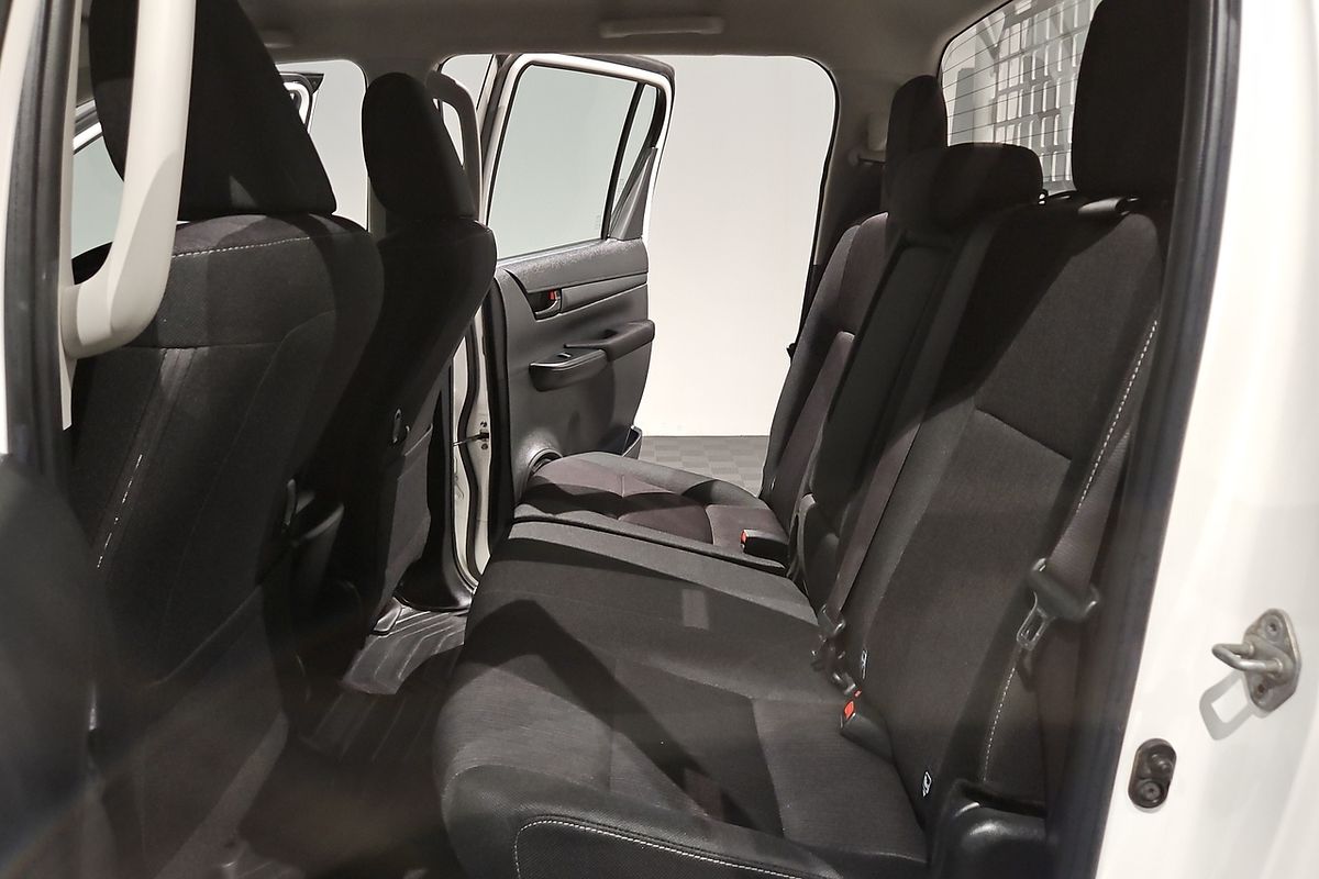2017 Toyota Hilux SR GUN126R 4X4