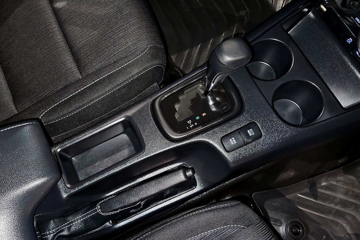 2017 Toyota Hilux SR GUN126R 4X4