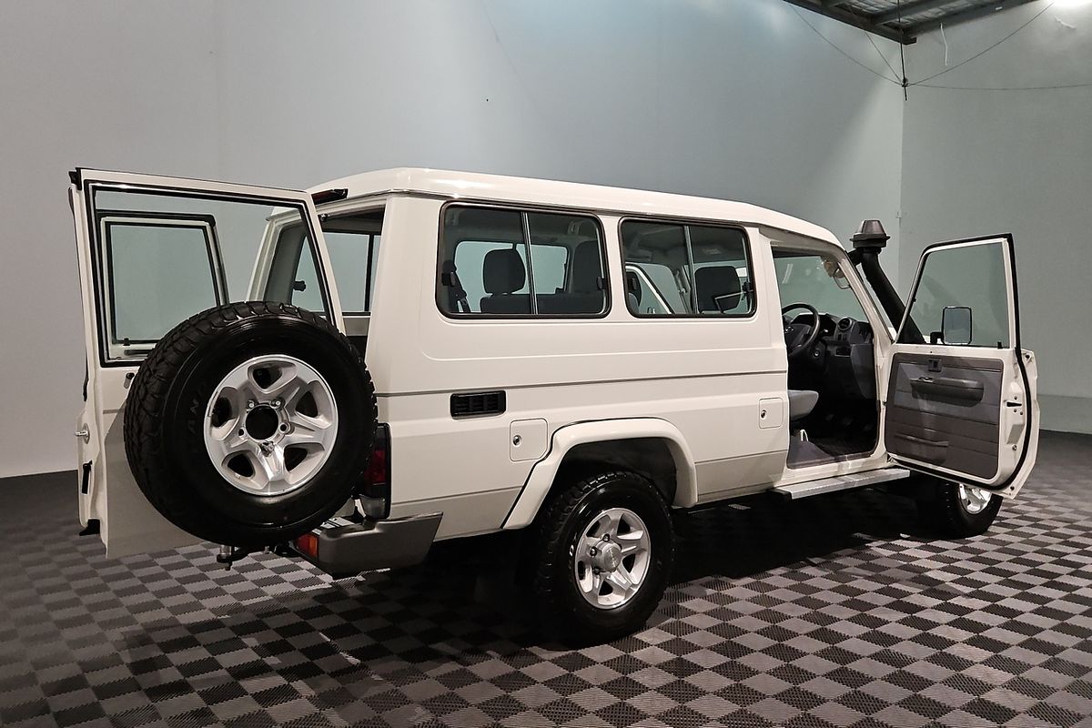 2020 Toyota Landcruiser GXL Troopcarrier VDJ78R