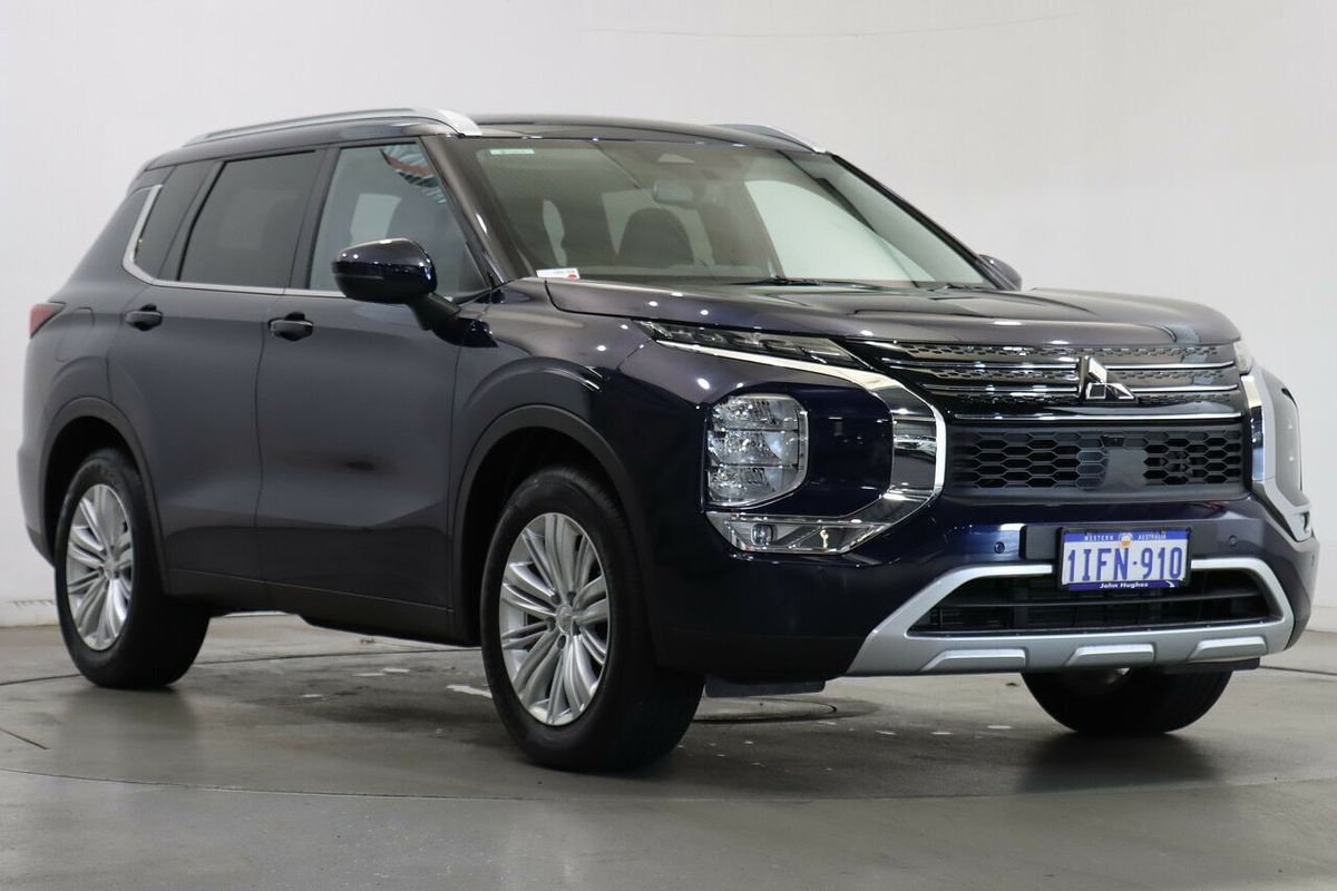 2024 Mitsubishi Outlander LS ZM