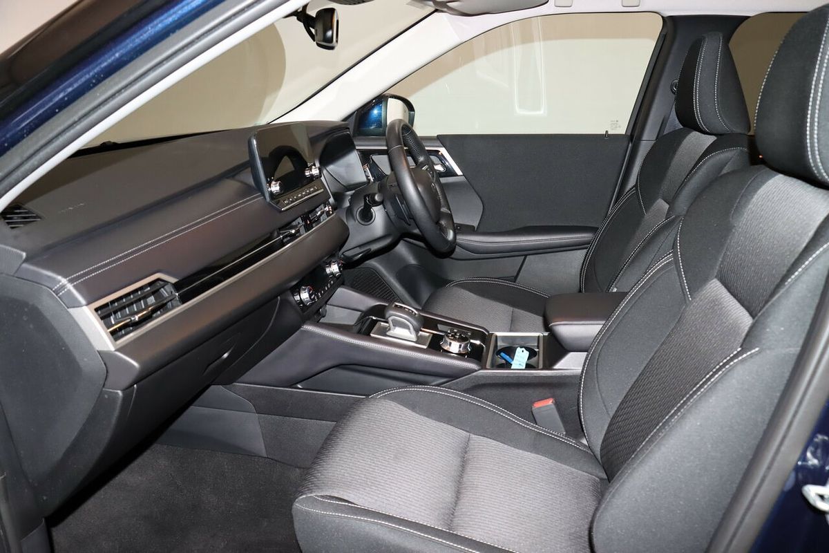 2024 Mitsubishi Outlander LS ZM