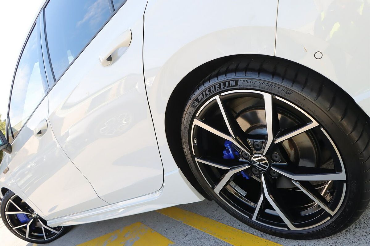 2022 Volkswagen Golf R 8