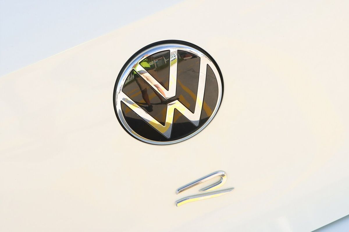 2022 Volkswagen Golf R 8