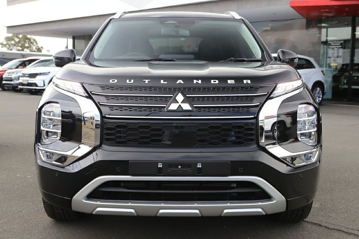 2024 Mitsubishi Outlander Exceed ZM