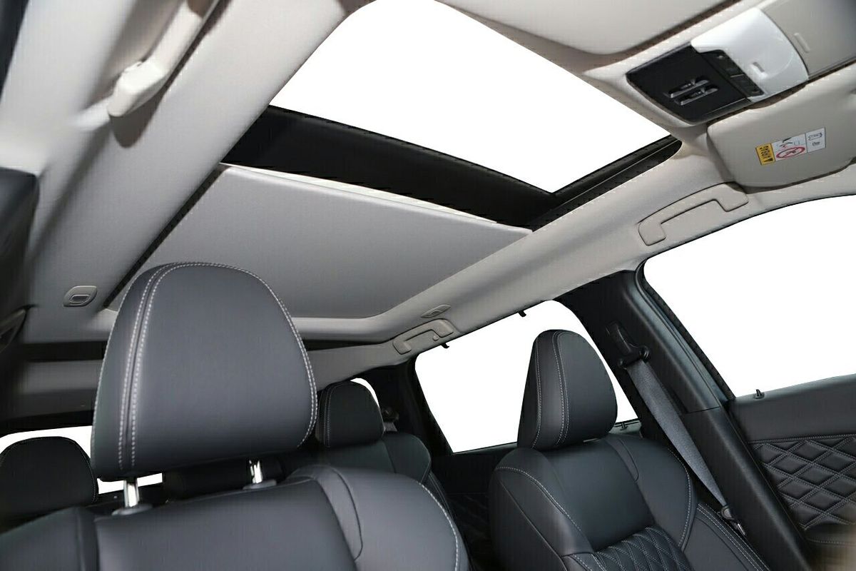 2024 Mitsubishi Outlander Exceed ZM