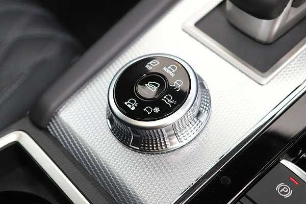 2024 Mitsubishi Outlander Exceed ZM