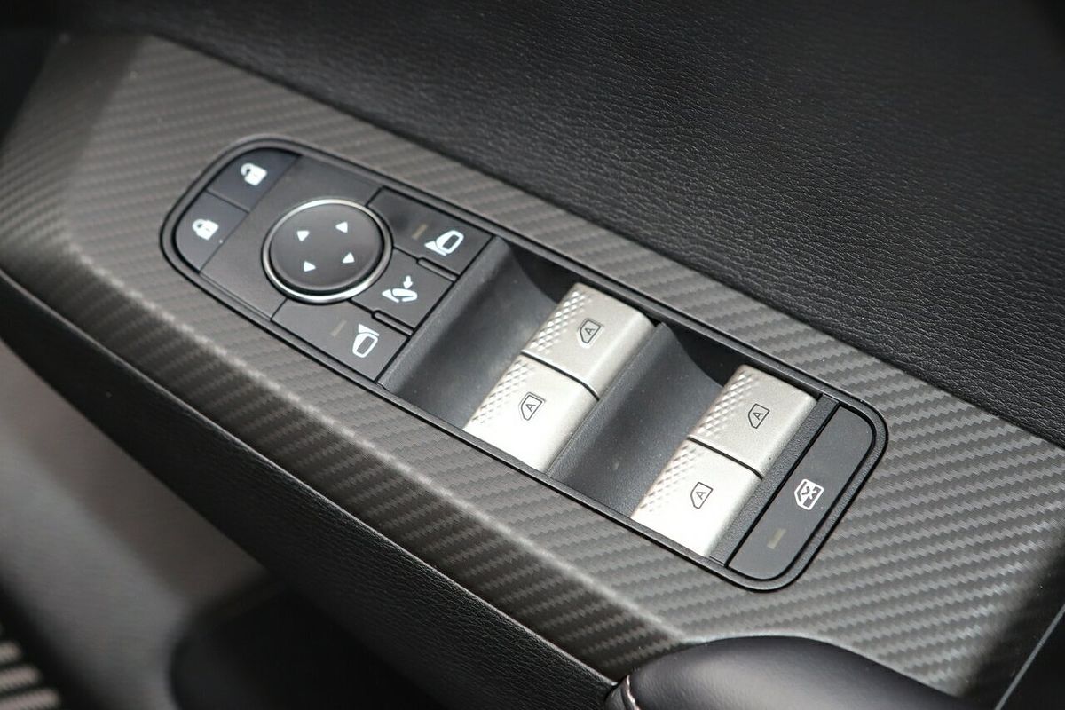 2024 Mitsubishi Outlander Exceed ZM