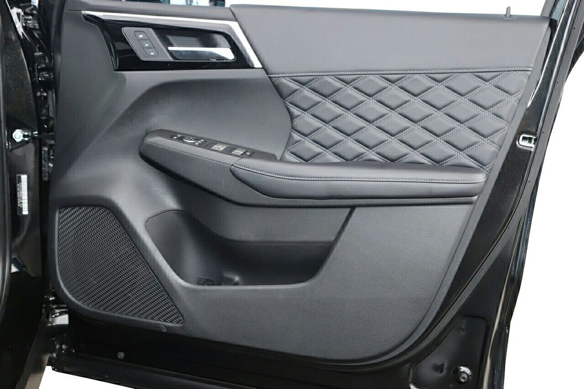 2024 Mitsubishi Outlander Exceed ZM