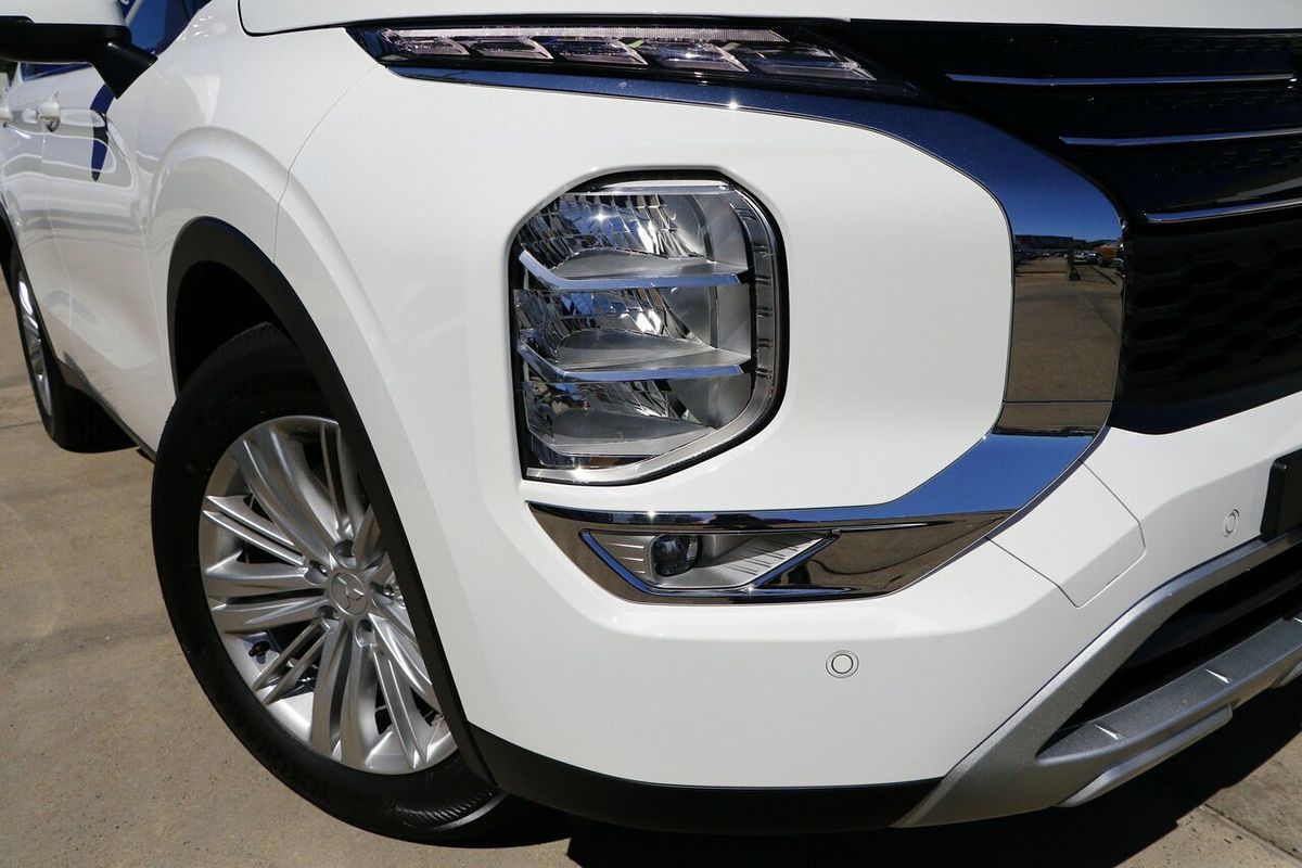 2024 Mitsubishi Outlander LS ZM