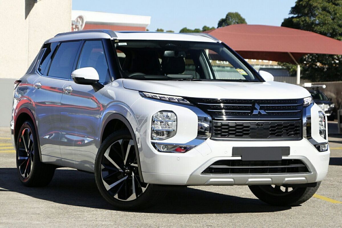 2024 Mitsubishi Outlander Exceed ZM