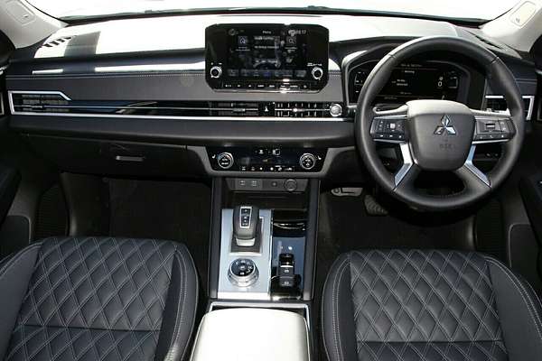 2024 Mitsubishi Outlander Exceed ZM
